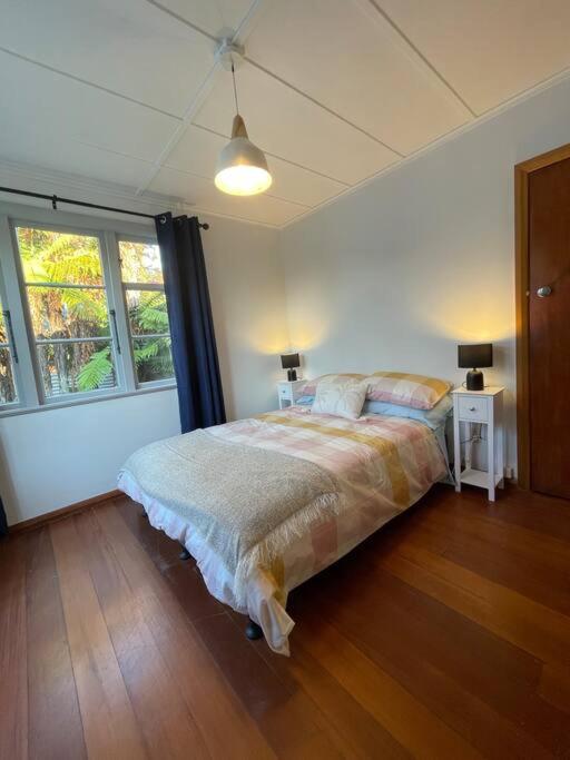 Watts, A Cosy Escape - Resim 16