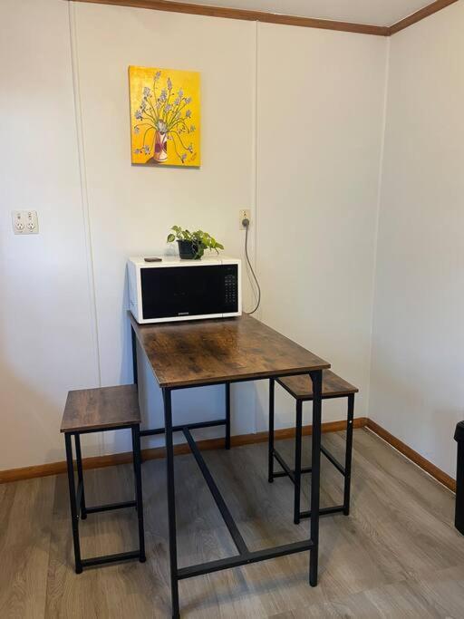 Watts, A Cosy Escape - Resim 25