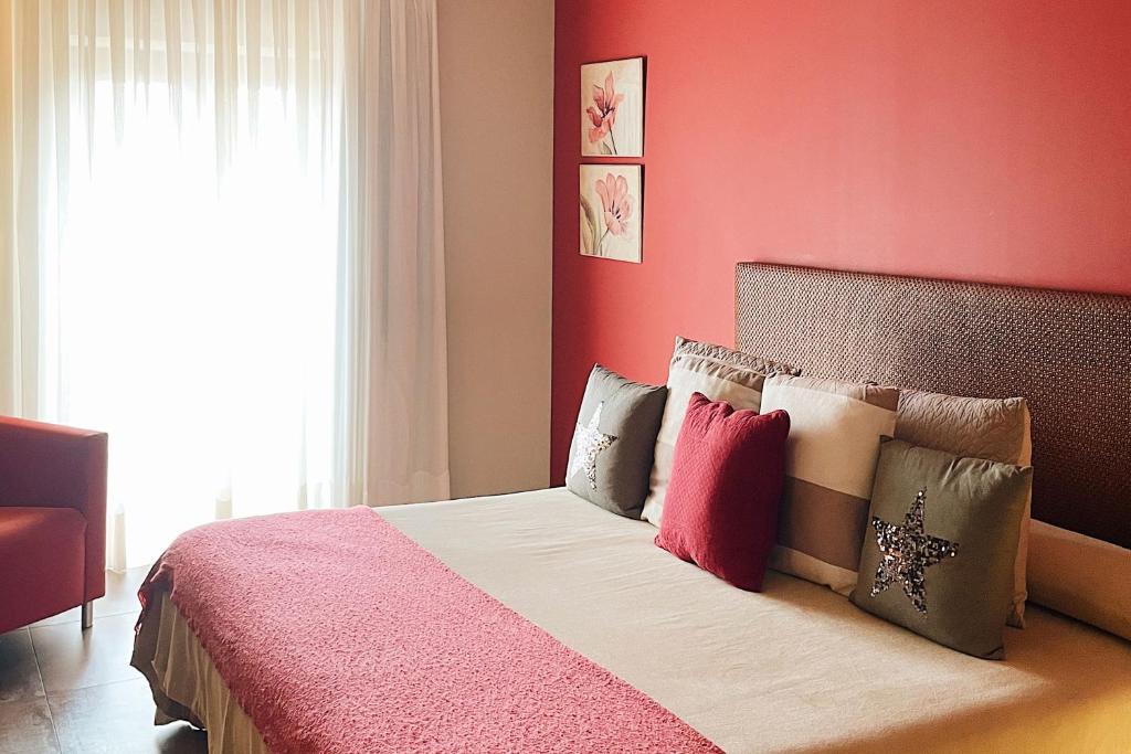 Postel nebo postele na pokoji v ubytování Cal Barber