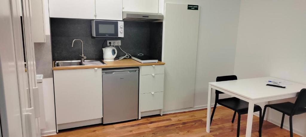 Dimael Hostel & Apartments - Resim 41