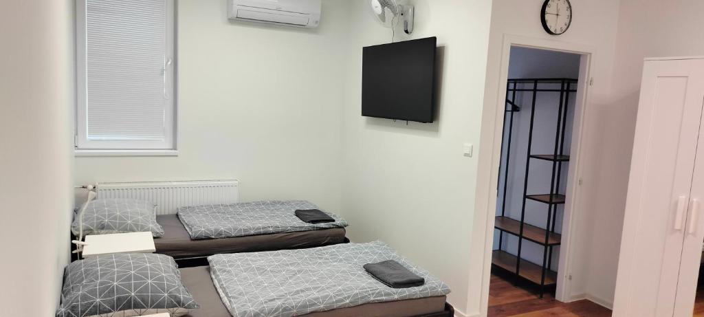 Dimael Hostel & Apartments - Resim 44