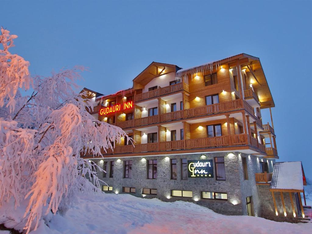 Gudauri Inn v zimě
