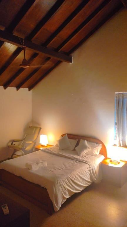 Postel nebo postele na pokoji v ubytování Ederra Stays & Cafe