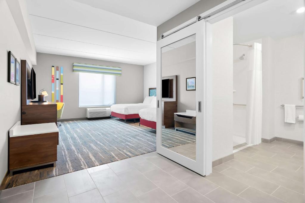 Hampton Inn & Suites Chicago Medical District Uic photo