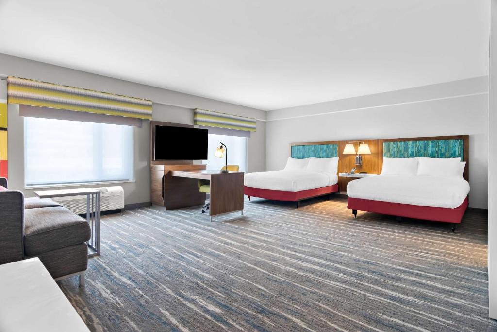 Hampton Inn & Suites Chicago Medical District Uic, Chicago (updated