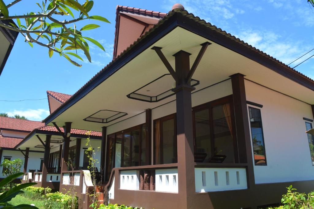 Lanta IL Mare Beach Resort - 6