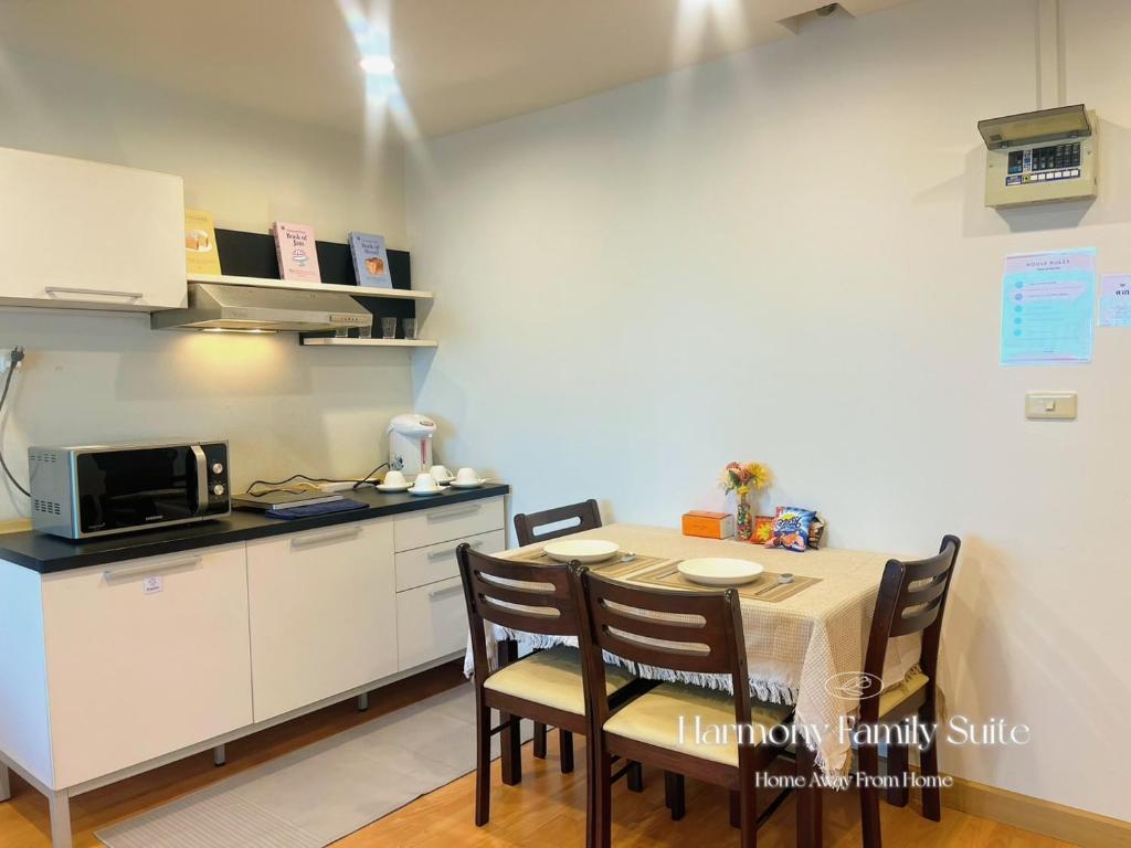 Dapur atau dapur kecil di 3BR Harmony Family Suite