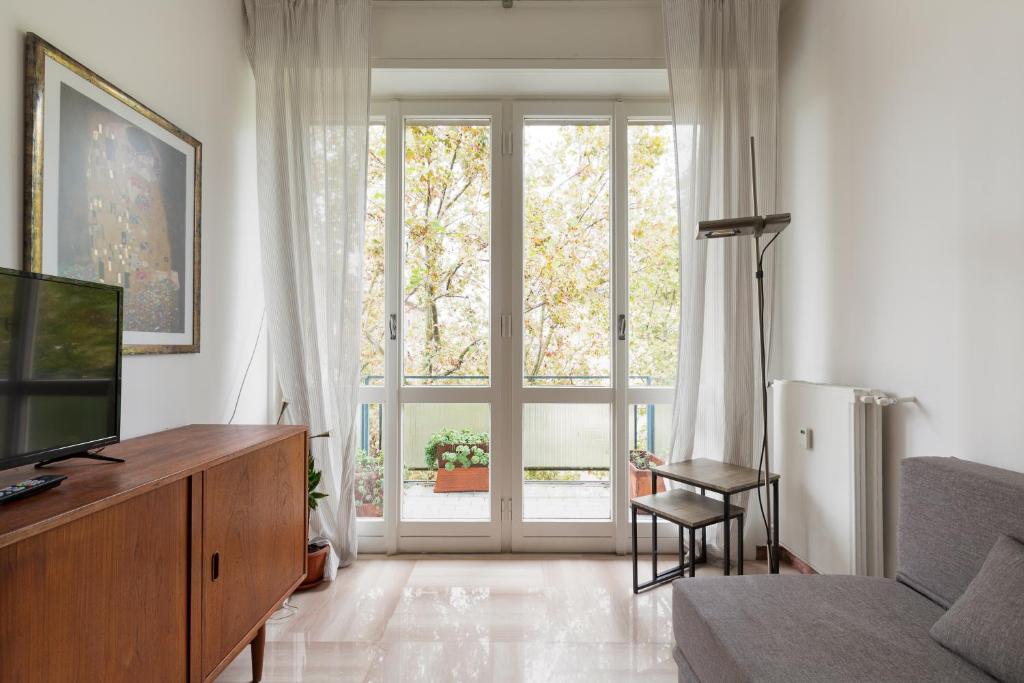 GuestHost - Charming Navigli! Functional Apartment