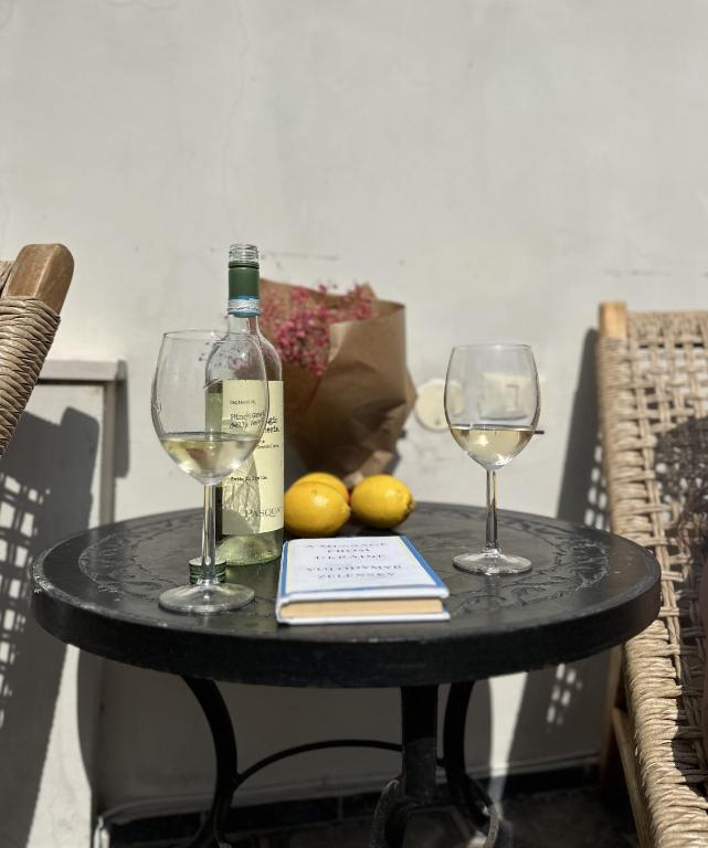 Nápoje v ubytování Allegro Neve Tzedek Boutique Suites - By HOMY