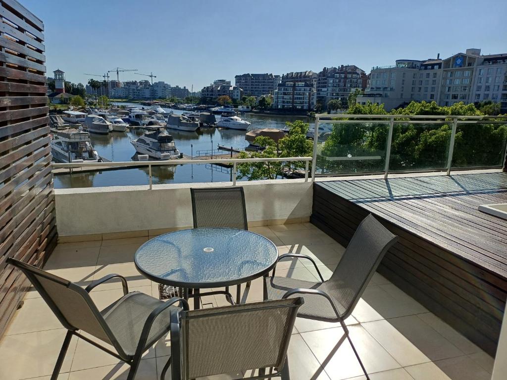 APART , DEPARTAMENTOS loft , bahia grande nordelta , BALCON JACUZZI Y vista a la bahia