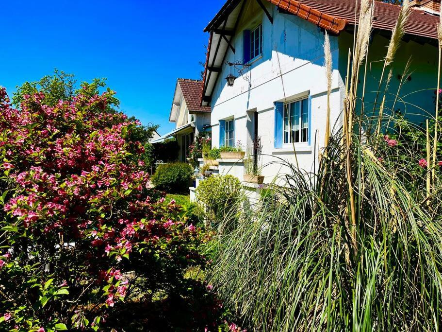 Photo de la galerie de l'établissement La Maison Enchantée, à Giverny