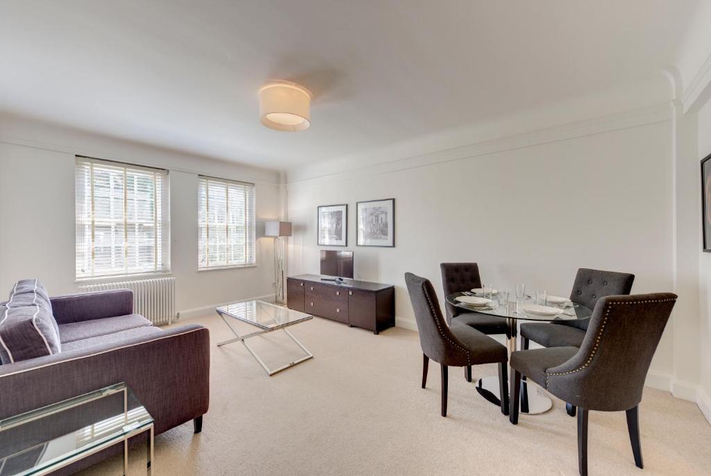 Pelham Court Apartments - Two-Bedroom Apartment