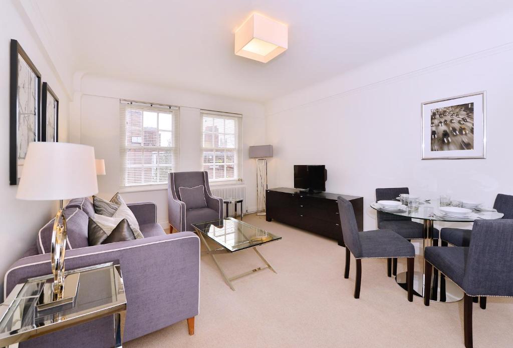 Pelham Court Apartments - Two-Bedroom Apartment