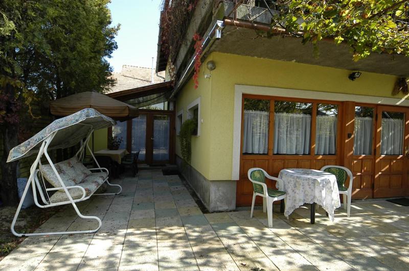 Patio nebo venkovní prostory v ubytování Erika Vendégház