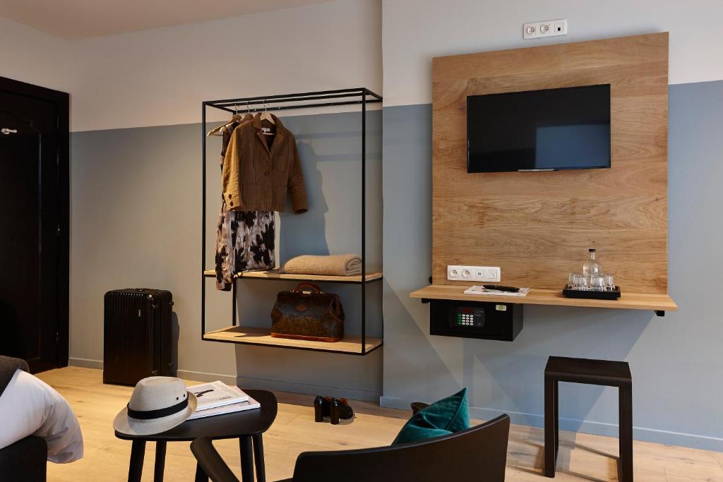 Kuchyň nebo kuchyňský kout v ubytování Hotel Monsieur Ernest
