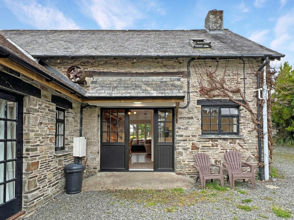 Hoone, kus puhkemaja asub