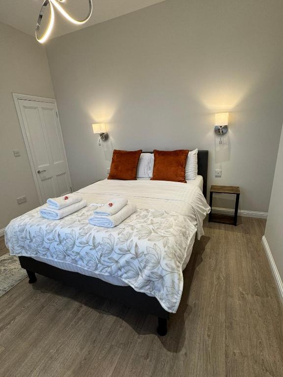 Postel nebo postele na pokoji v ubytování Luxury 2 Bedroom Cottage