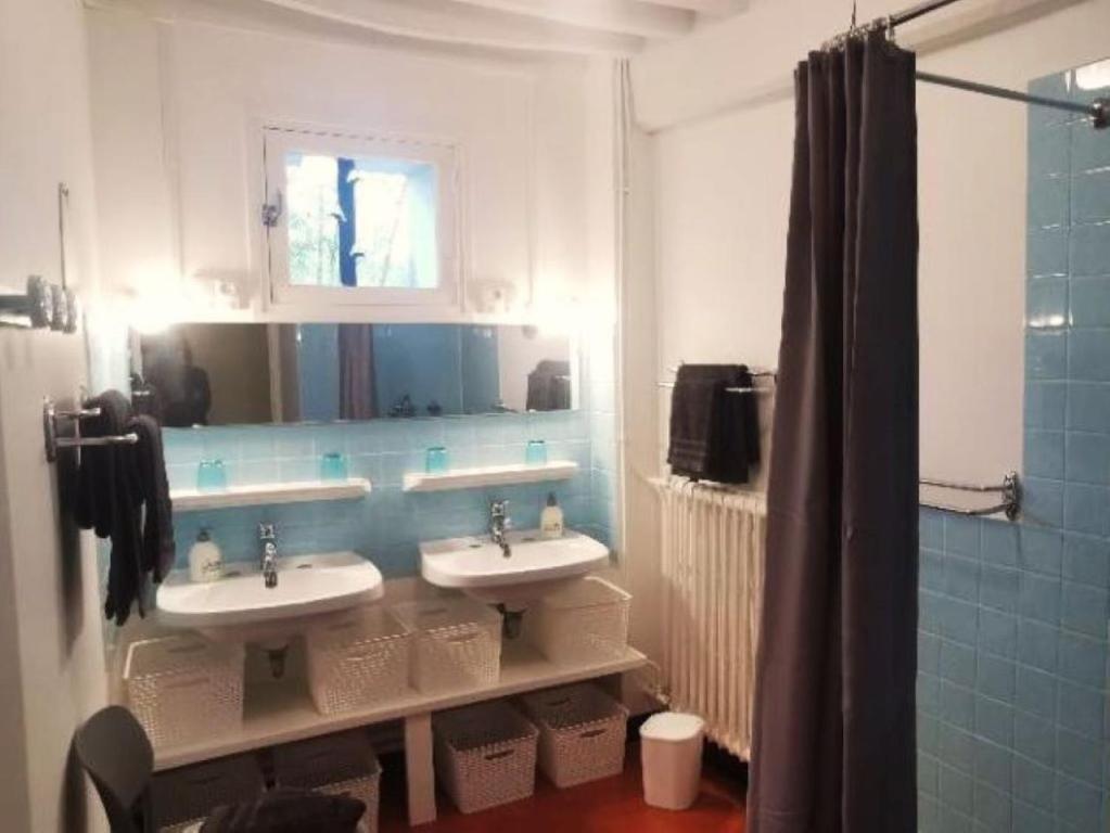 Kúpeľňa v ubytovaní « Villa l’Enclos »