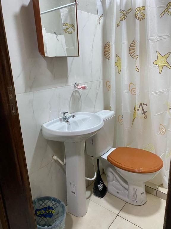 Koupelna v ubytování LFA House