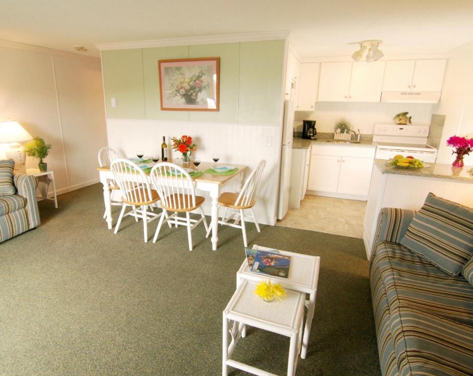 Sandcastle Resort photo