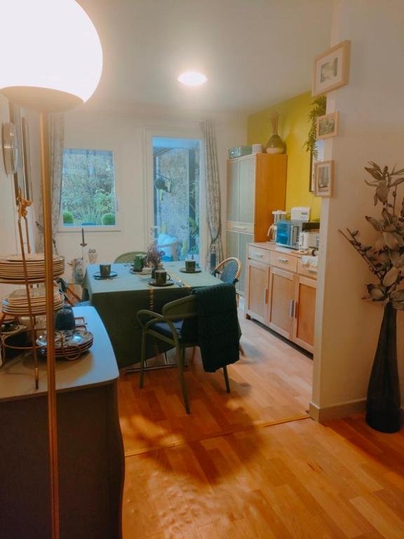 Kuchyň nebo kuchyňský kout v ubytování La Suite 27, proche gare et centre ville