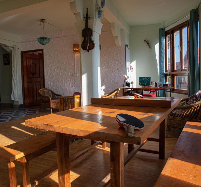 Istumisnurk majutusasutuses Hills Tale Backpackers Hostel