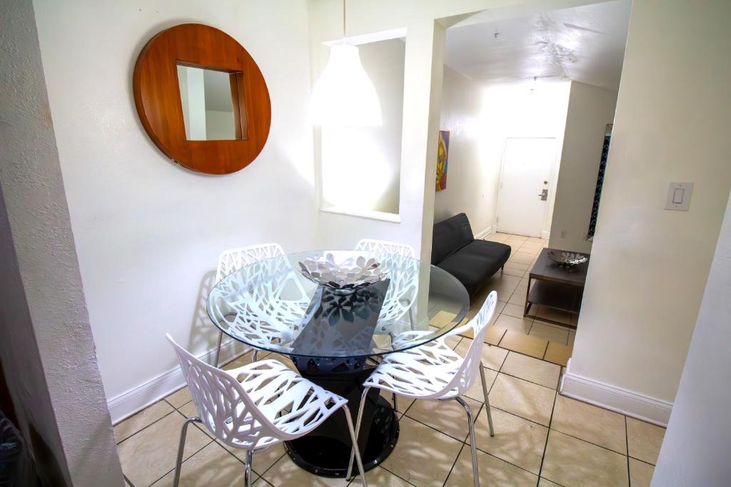 Hispaniola Apartments Part of the Oasis Casita Collection - Two-Bedroom Apartment