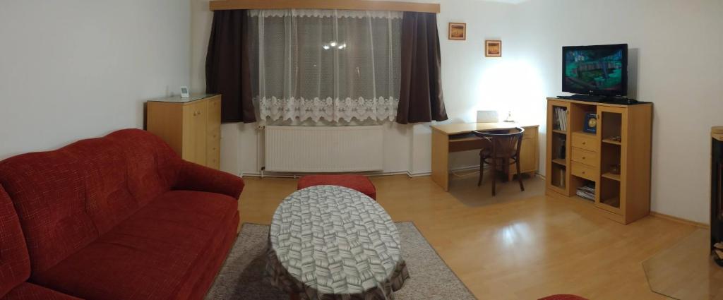 TV a/nebo společenská místnost v ubytování Apartment Bajt