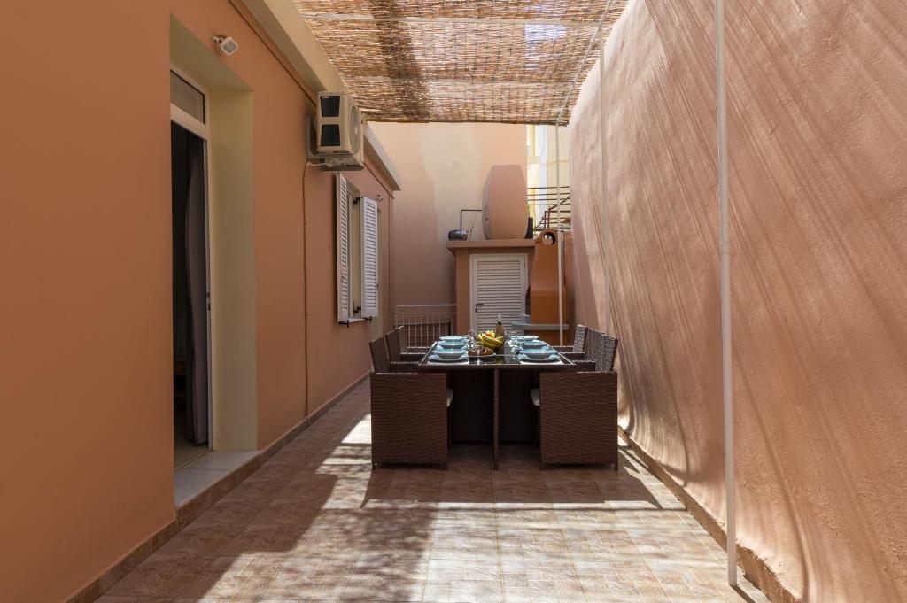 A kitchen or kitchenette at Casa Centrale ad Argostoli!