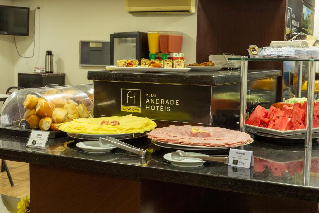 Comida no hotel ou em algum lugar perto