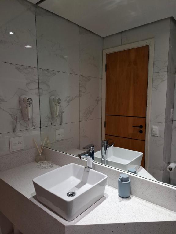 Condomínio Hampton - One-Bedroom Apartment