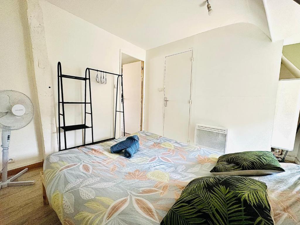 Zdjęcie z galerii obiektu Appartement en Plein Centre Ville Proche toutes commodités w mieście Le Mans