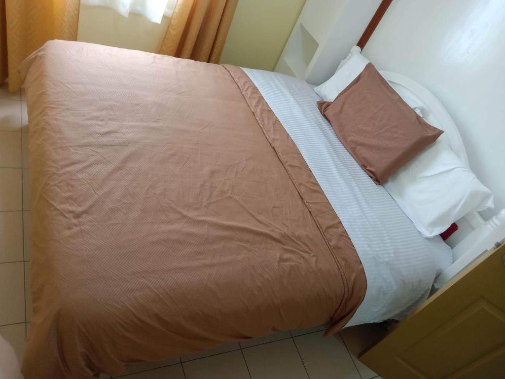 Postel nebo postele na pokoji v ubytování 2bdr condo rental furnished, w parking wifi free use pool
