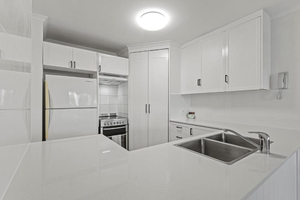 Cucina o angolo cottura di Malibu Apartments
