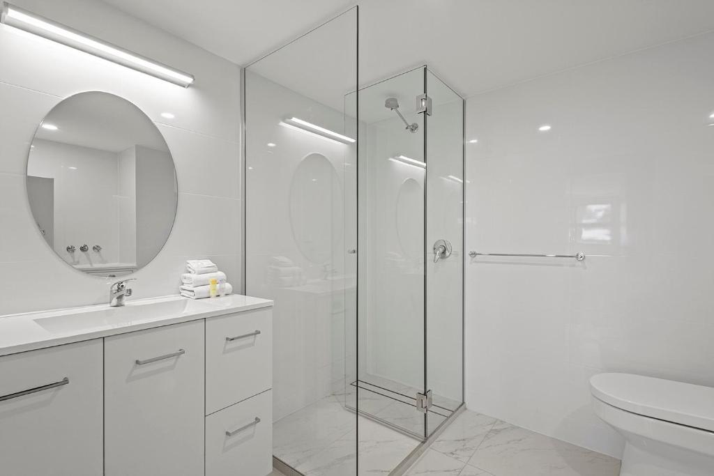 Bagno di Malibu Apartments