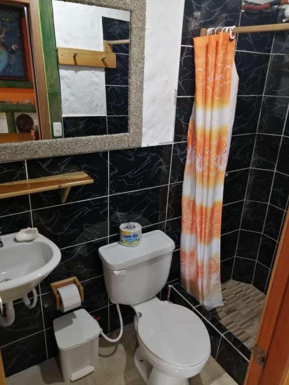 Koupelna v ubytování Hostal Yemayá Mompiche