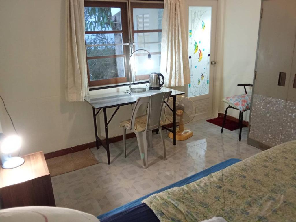 Young and Beautiful - Double Room With Private Bathroom