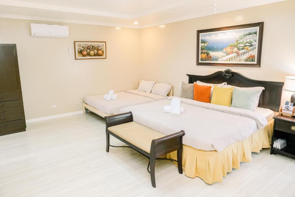 Villa Marinelli Bed and Breakfast - Taal View - Family Room