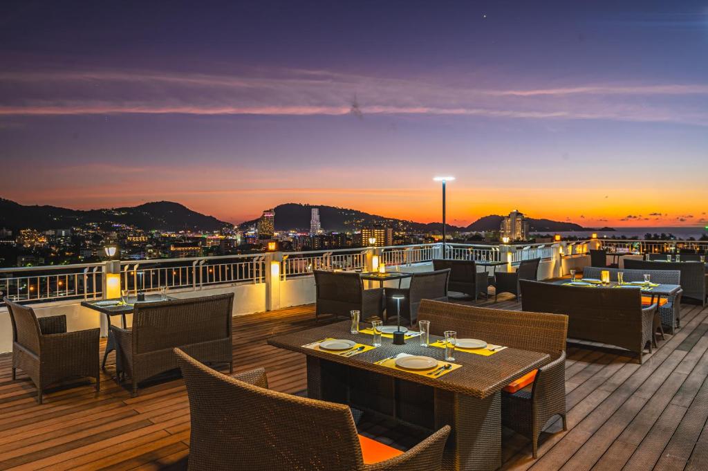 Casa Del M Patong Phuket - Newly Renovated - Resim 39