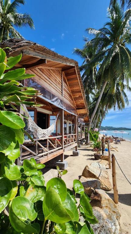 Castaway Beach Bungalows - 16