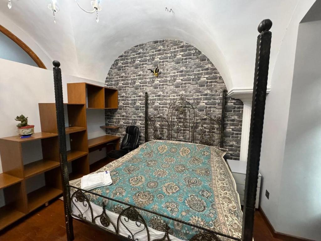 لابی و فضای عمومی Custom designed apartment in the heart of Baku - تصویر ۵