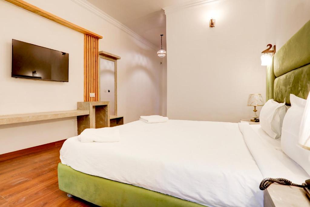 Staybook The Rudveda Resort Jim Corbett - Luxe Kamer