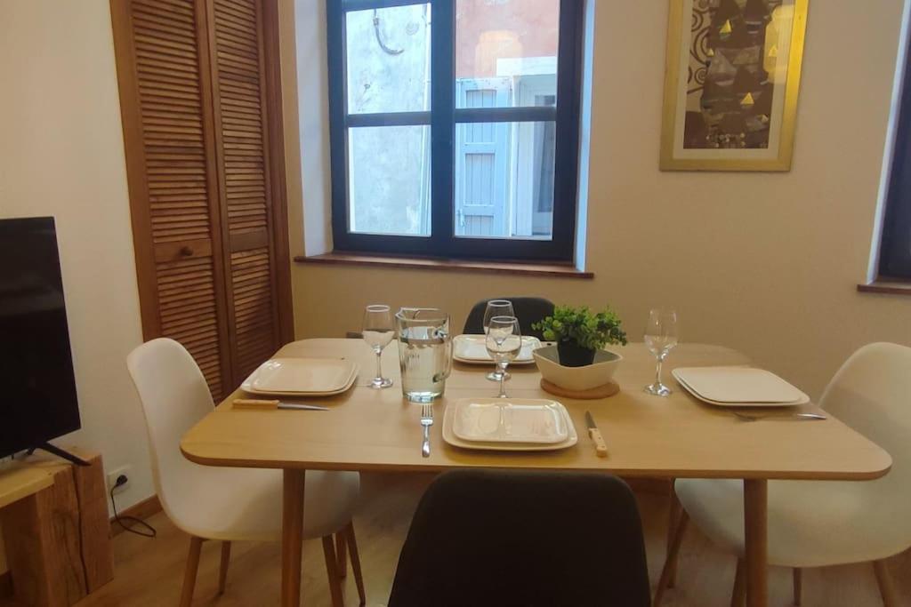 Nápoje v ubytování Cosy appartement Embrun centre