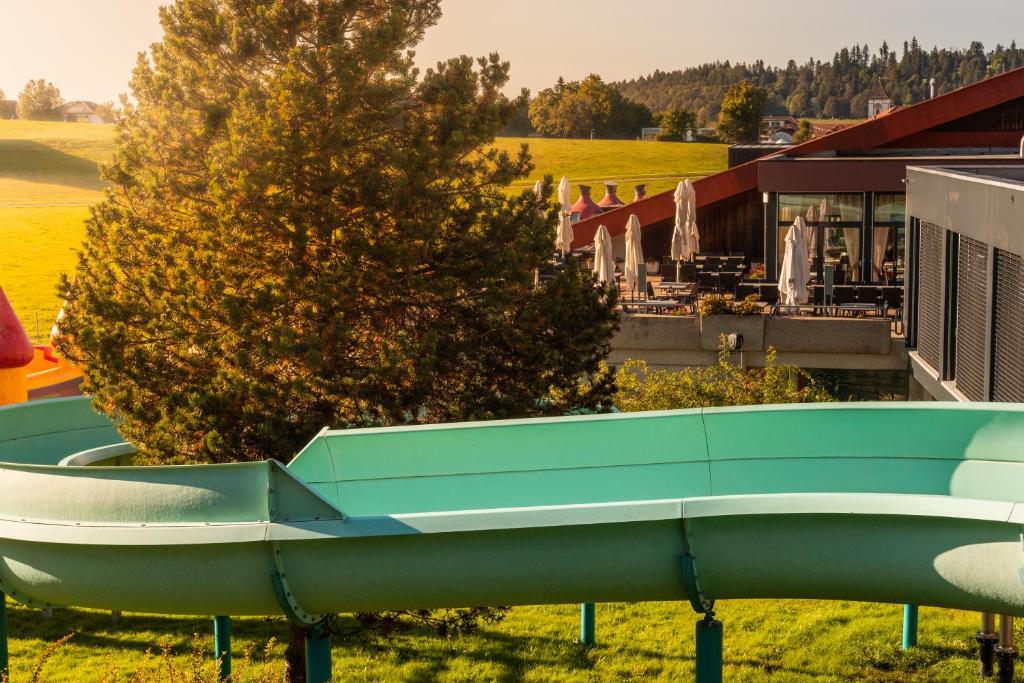 Bazén v ubytování Jura Sport & Spa Resort nebo v jeho okolí