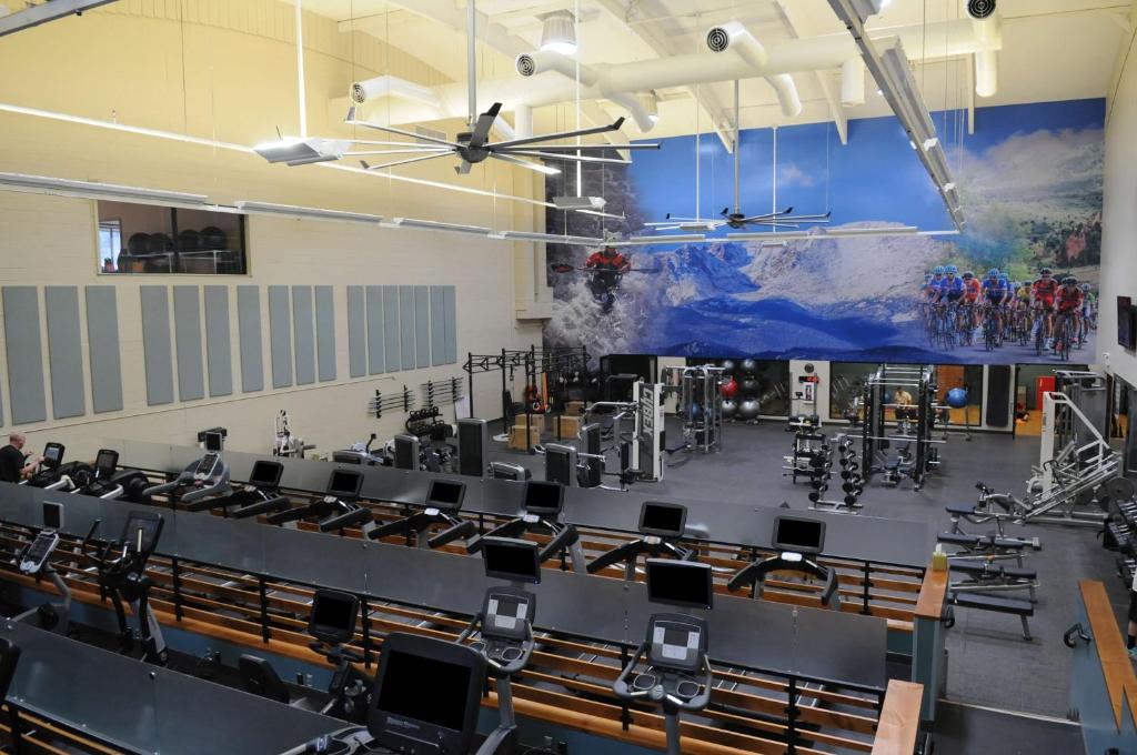 Fitness centrum a/nebo fitness zařízení v ubytování Cheyenne Mountain Resort, a Destination by Hyatt Hotels