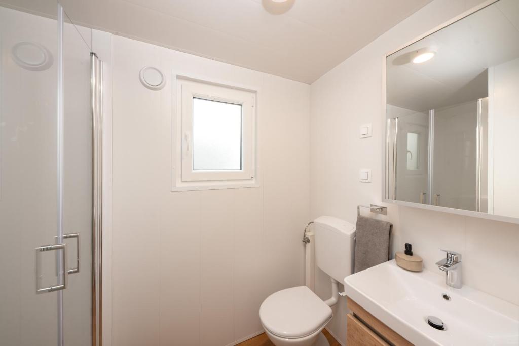 Koupelna v ubytování Mobile Homes Rapoća
