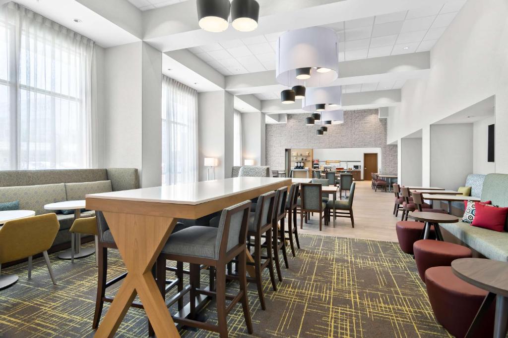 Hampton Inn & Suites Chicago Medical District Uic photo