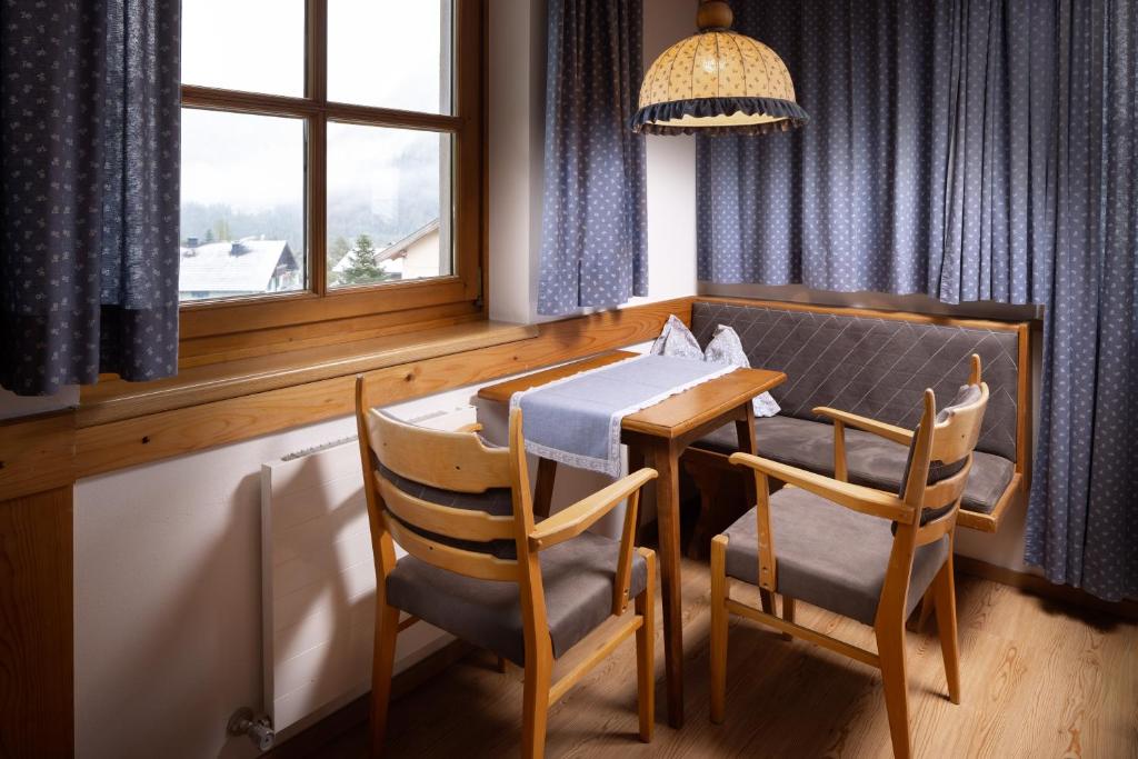 Posezení v ubytování Gästehaus Vorderegger