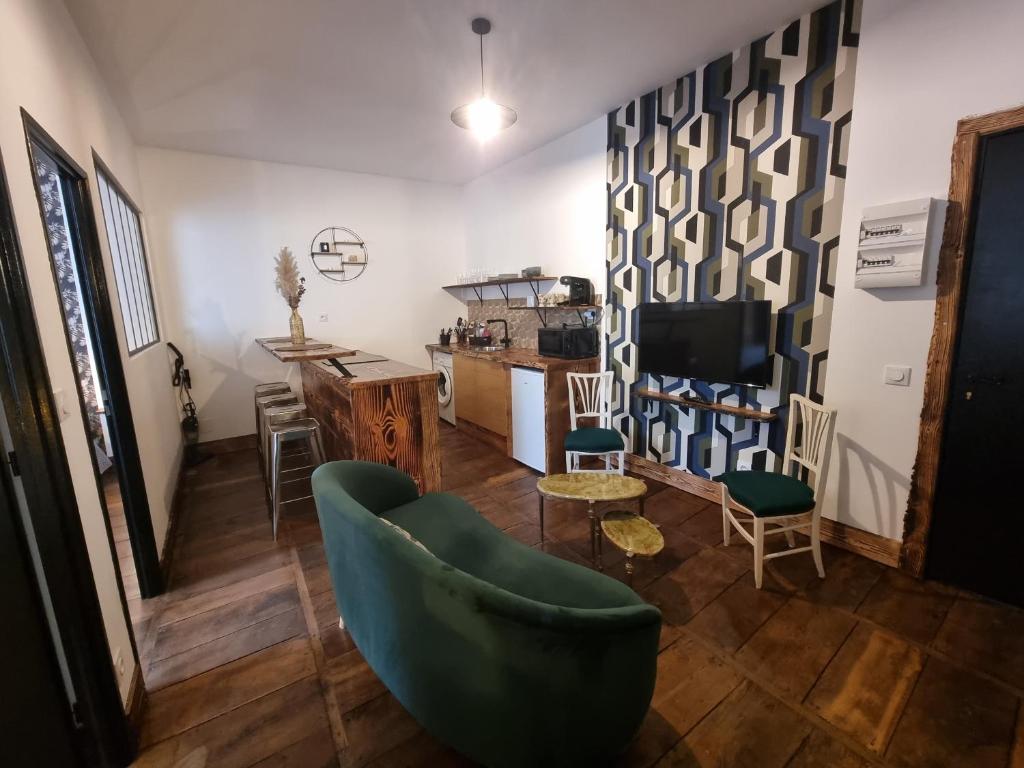 Η κουζίνα ή μικρή κουζίνα στο Prestigieuse Résidence ST MARIE - Appt 2 Chambres - N 20