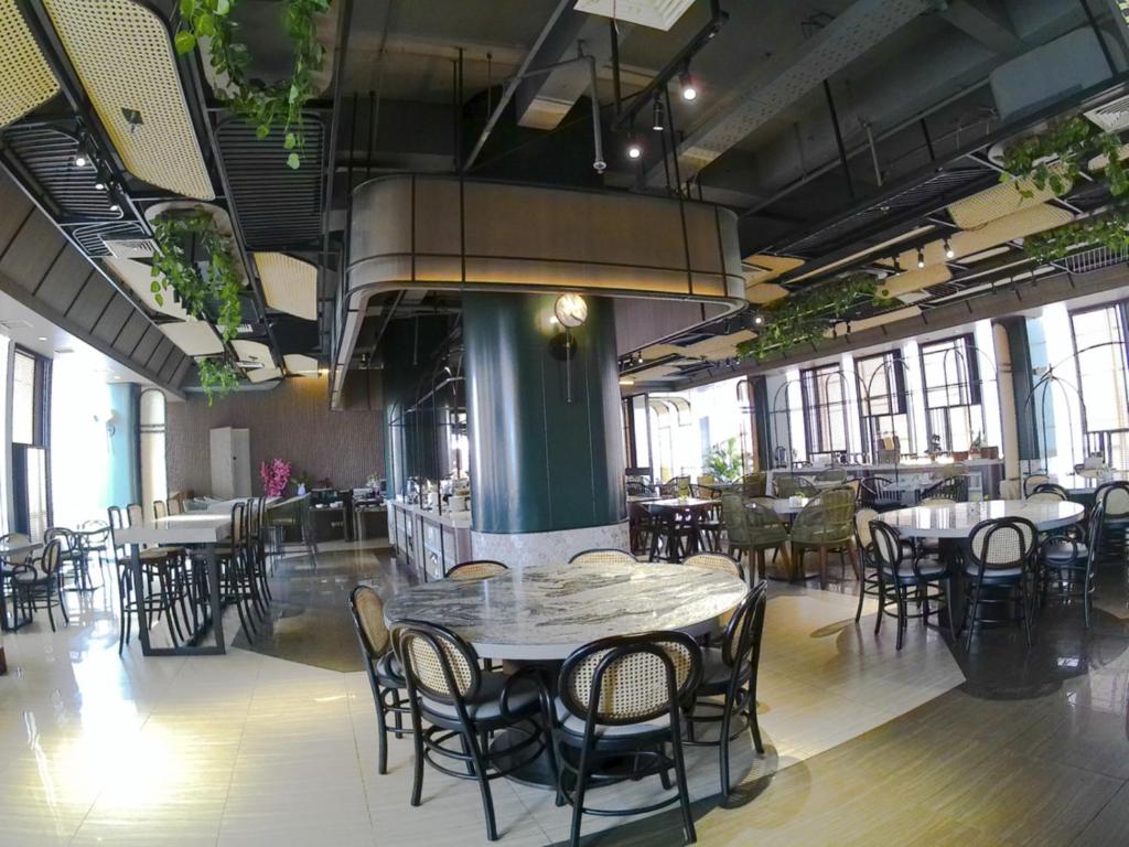 Restaurace v ubytování Luminor Hotel Jambi Kebun Jeruk By WH